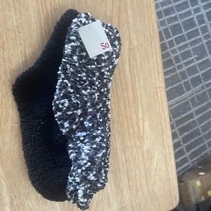 NWT -2 pairs soft socks